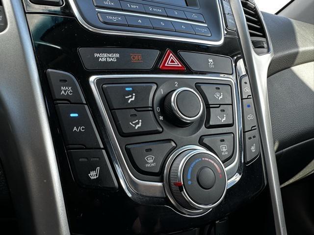 Photo of 2017 Electric Blue Metallic Hyundai Elantra GT
