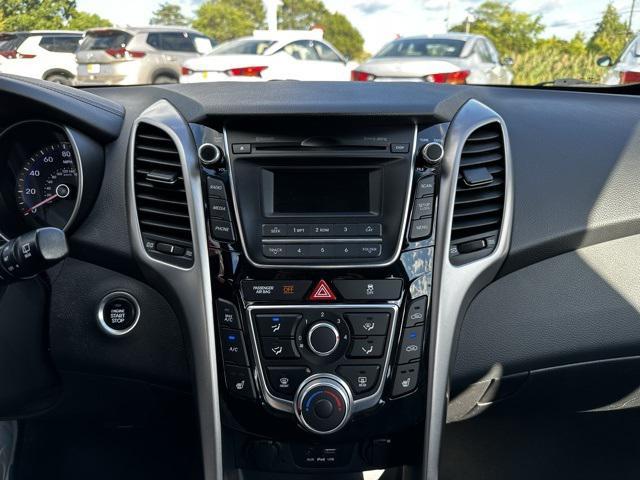 Photo of 2017 Electric Blue Metallic Hyundai Elantra GT