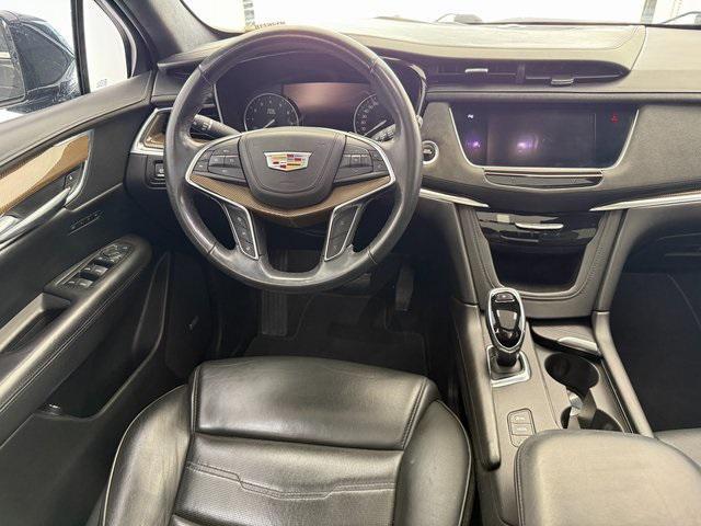 Photo of 2018 Stellar Black Metallic Cadillac XT5