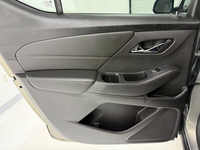 Photo of 2018 Pepperdust Metallic Chevrolet Traverse