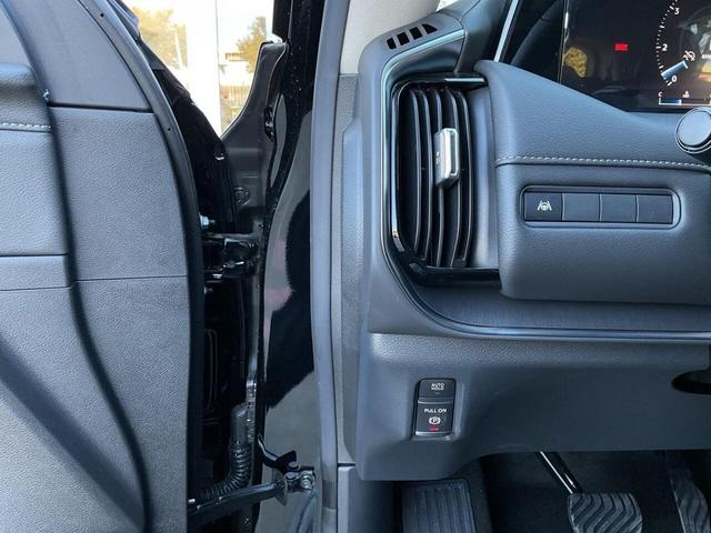 Photo of 2025 Super Black Nissan Armada