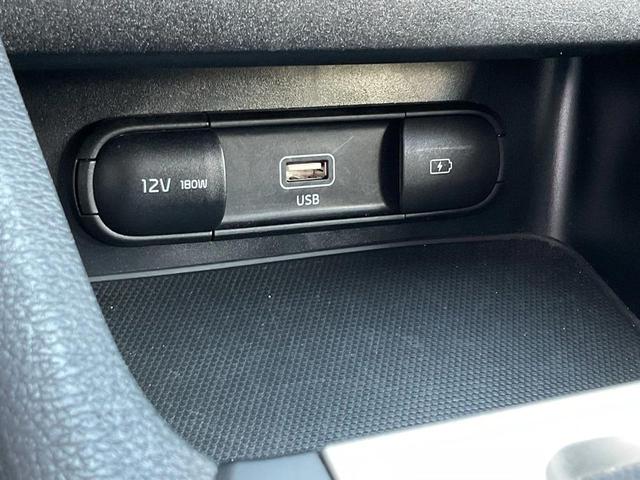 Photo of 2024 Snow White Pearl Kia Forte