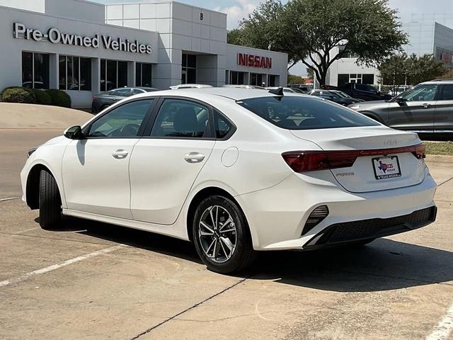 Photo of 2024 Snow White Pearl Kia Forte