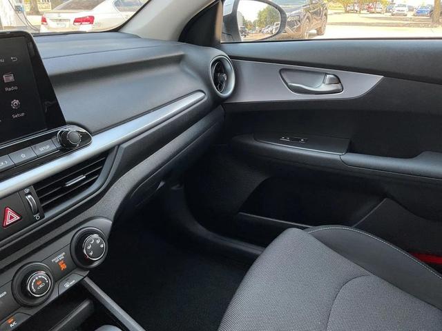 Photo of 2024 Snow White Pearl Kia Forte