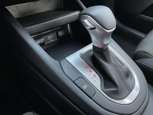 Photo of 2024 Snow White Pearl Kia Forte
