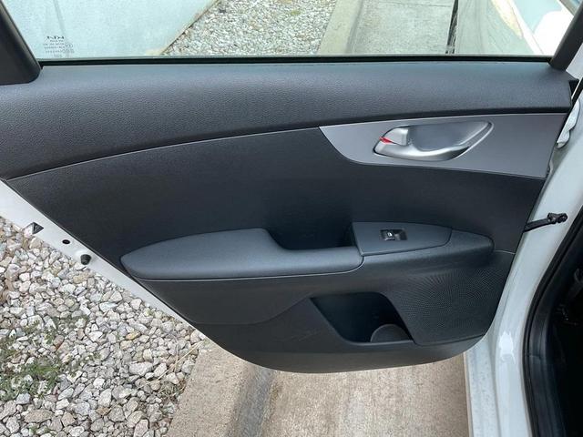 Photo of 2024 Snow White Pearl Kia Forte