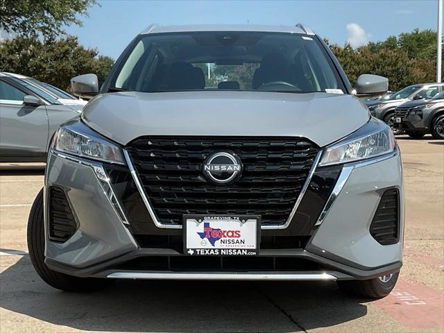 Photo of 2024 Gray Nissan Kicks