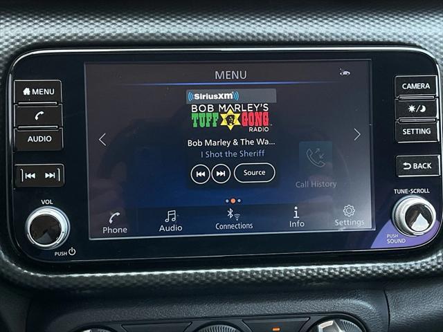 Photo of 2024 Gray Nissan Kicks
