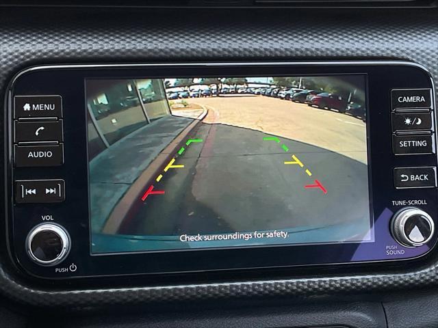 Photo of 2024 Gray Nissan Kicks