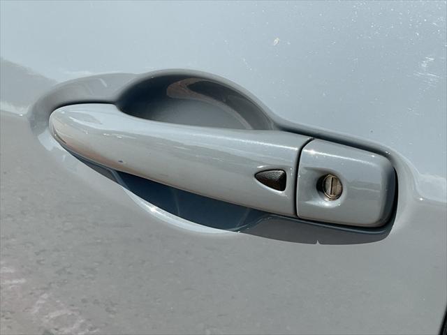 Photo of 2024 Gray Nissan Kicks