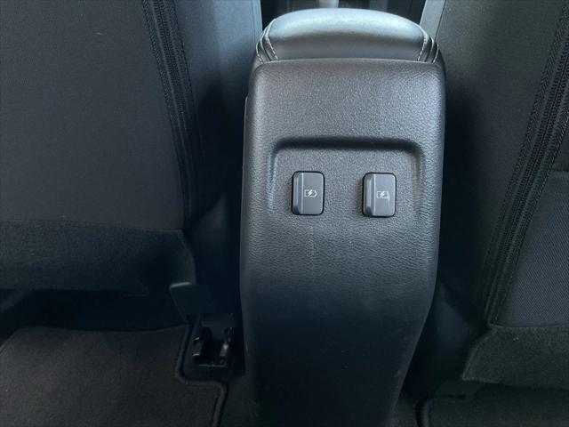Photo of 2024 Gray Nissan Kicks