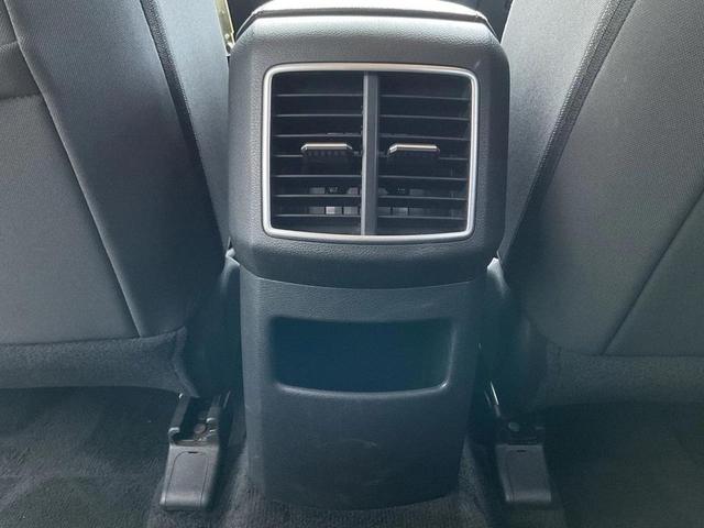 Photo of 2023 Snow White Pearl Kia Sportage