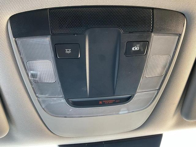 Photo of 2023 Snow White Pearl Kia Sportage