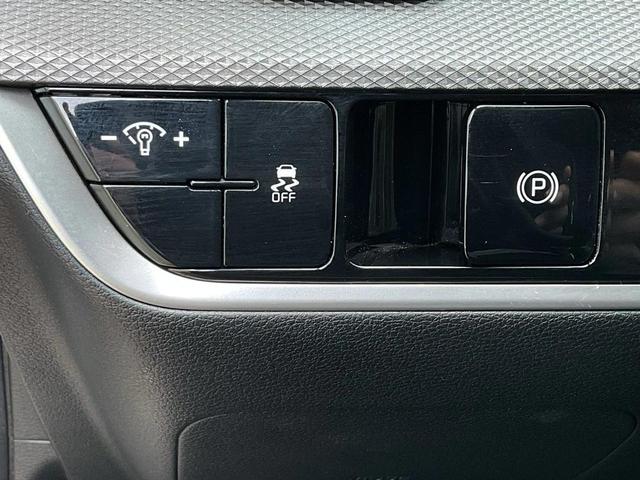 Photo of 2023 Snow White Pearl Kia Sportage
