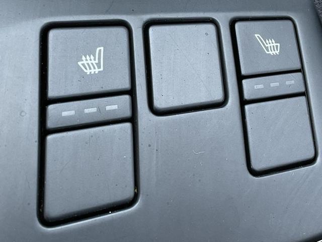 Photo of 2023 Snow White Pearl Kia Sportage