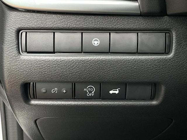 Photo of 2026 Everest White Pearl Tricoat Nissan Rogue