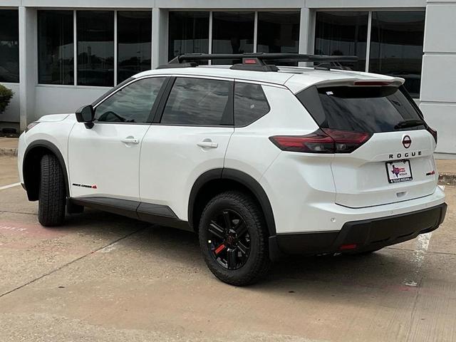 Photo of 2026 Everest White Pearl Tricoat Nissan Rogue