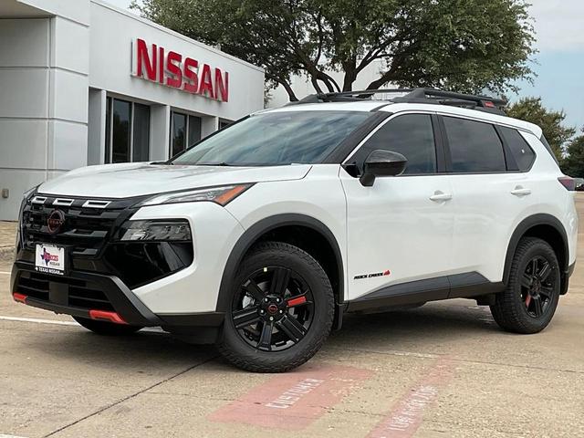 Photo of 2026 Everest White Pearl Tricoat Nissan Rogue