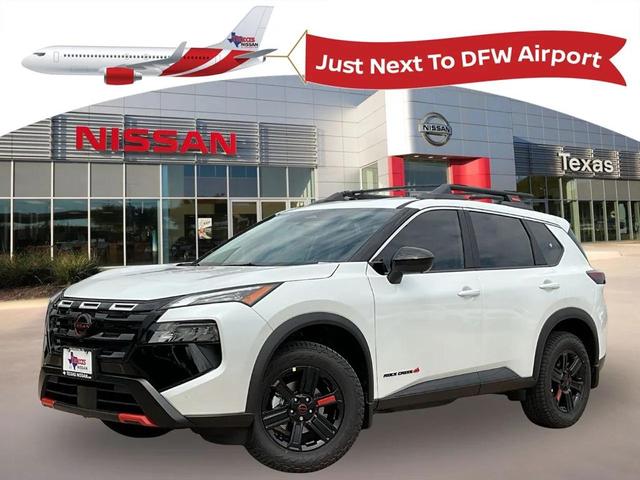 Photo of 2026 Everest White Pearl Tricoat Nissan Rogue