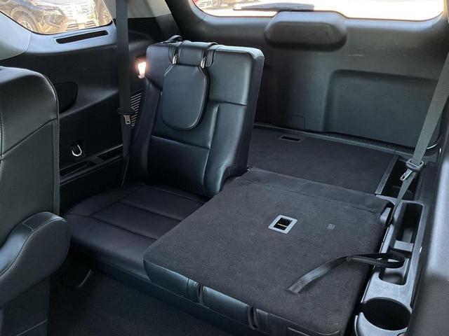 Photo of 2023 Oxford White Ford Explorer