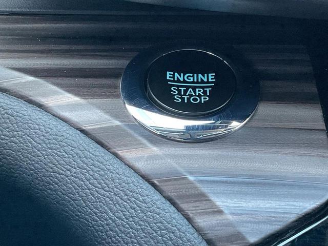 Photo of 2023 Oxford White Ford Explorer