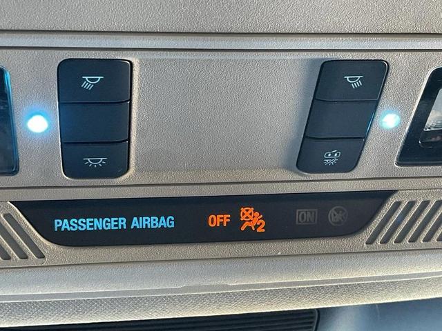 Photo of 2023 Oxford White Ford Explorer
