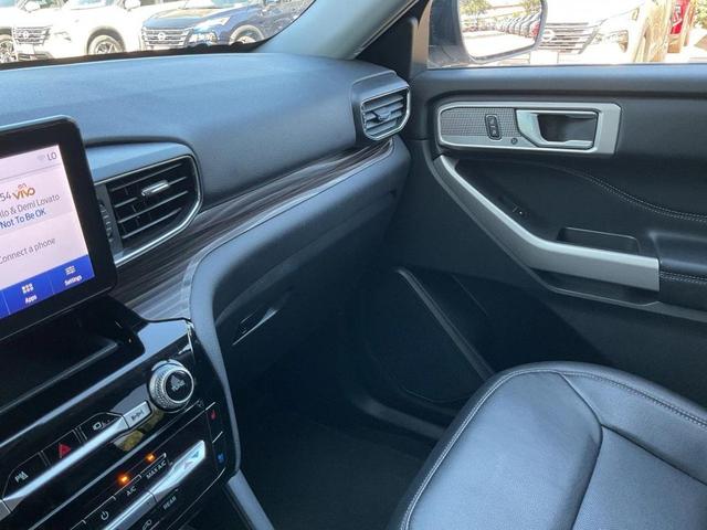 Photo of 2023 Oxford White Ford Explorer