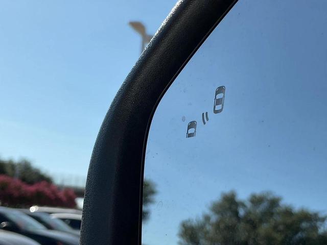 Photo of 2023 Oxford White Ford Explorer