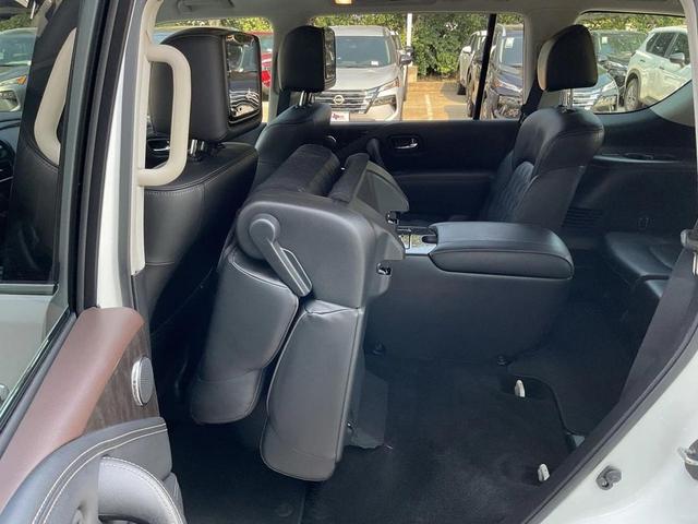 Photo of 2023 Aspen White Tricoat Nissan Armada
