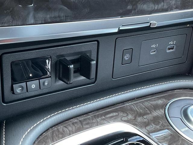 Photo of 2023 Aspen White Tricoat Nissan Armada