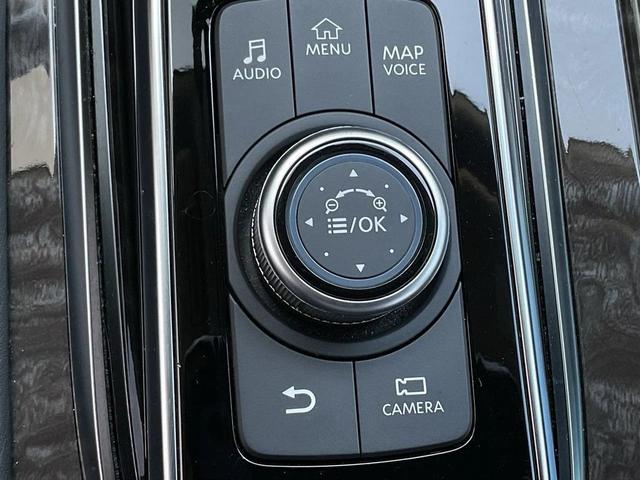 Photo of 2023 Aspen White Tricoat Nissan Armada