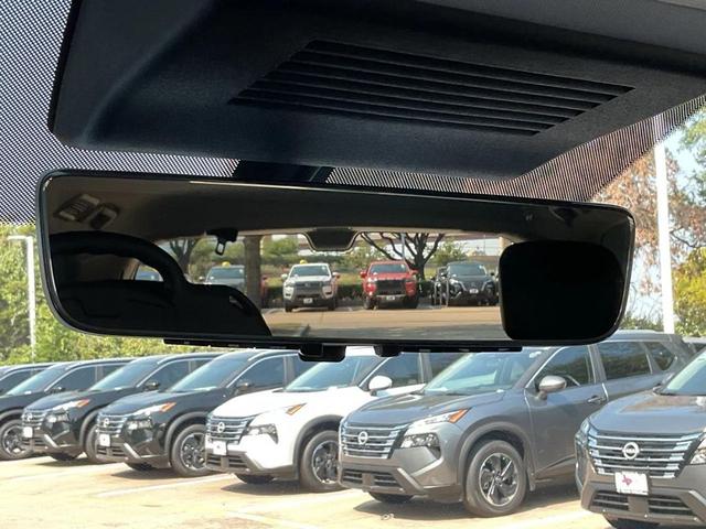 Photo of 2023 Aspen White Tricoat Nissan Armada