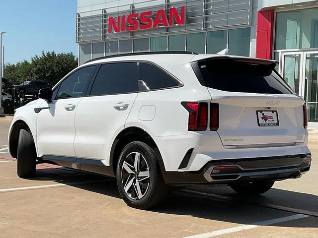 Photo of 2023 Glacial White Pearl Kia Sorento