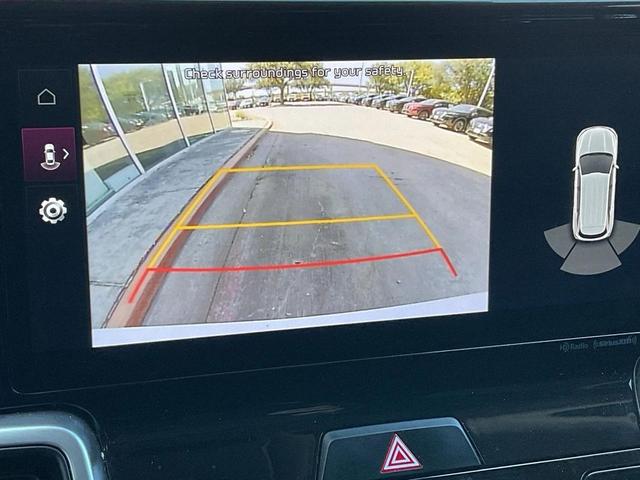 Photo of 2023 Glacial White Pearl Kia Sorento
