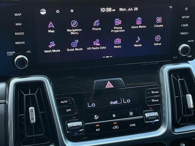 Photo of 2023 Glacial White Pearl Kia Sorento
