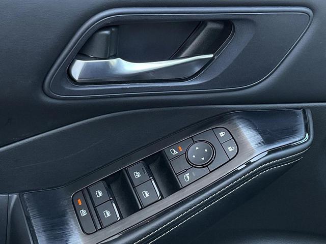 Photo of 2024 Deep Ocean Blue Pearl Nissan Rogue