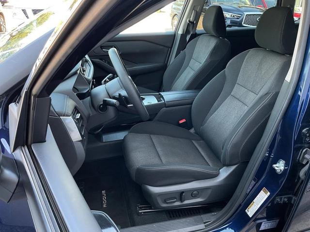 Photo of 2024 Deep Ocean Blue Pearl Nissan Rogue