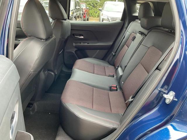 Photo of 2025 Deep Blue Pearl Nissan Kicks