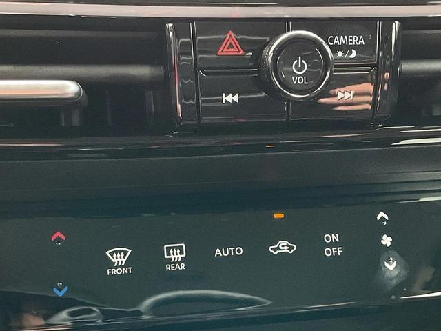 Photo of 2025 Deep Blue Pearl Nissan Kicks