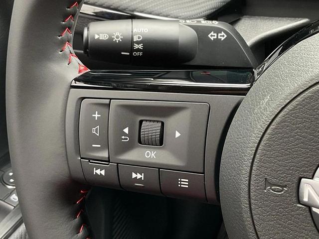 Photo of 2025 Deep Blue Pearl Nissan Kicks