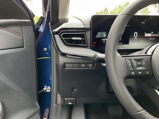 Photo of 2025 Deep Blue Pearl Nissan Kicks