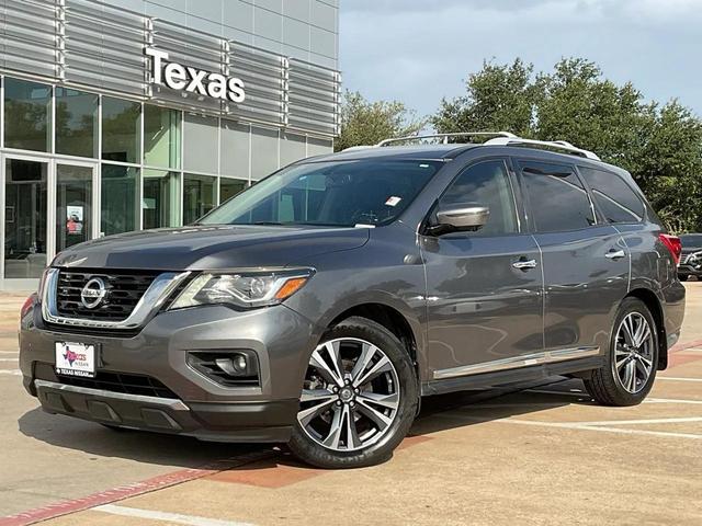 Photo of 2017 Gun Metallic Nissan Pathfinder
