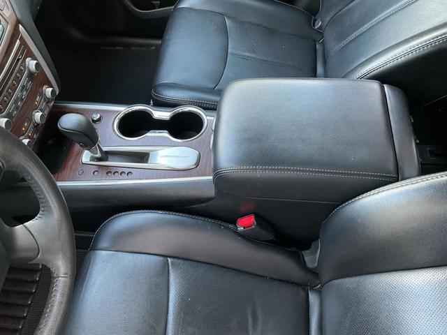 Photo of 2017 Gun Metallic Nissan Pathfinder