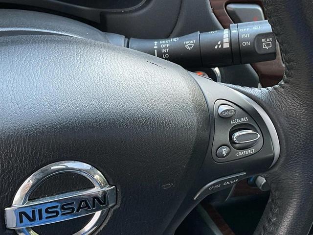 Photo of 2017 Gun Metallic Nissan Pathfinder
