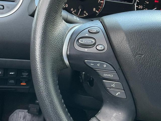 Photo of 2017 Gun Metallic Nissan Pathfinder