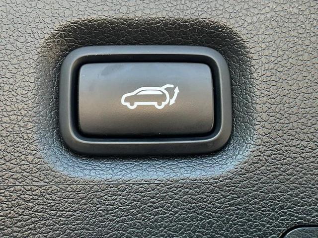 Photo of 2023 Shimmering Silver Hyundai SANTA FE