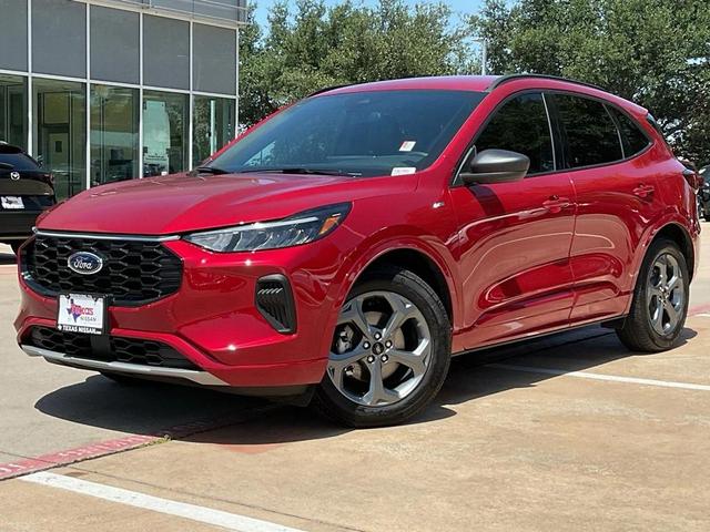 Photo of 2023 Rapid Red Metallic Tinted Clearcoat Ford Escape