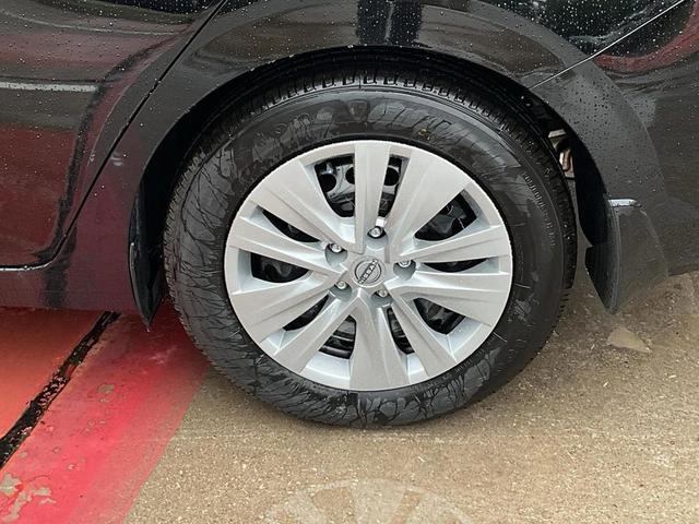 Photo of 2025 KH3 Super Blac Nissan Sentra