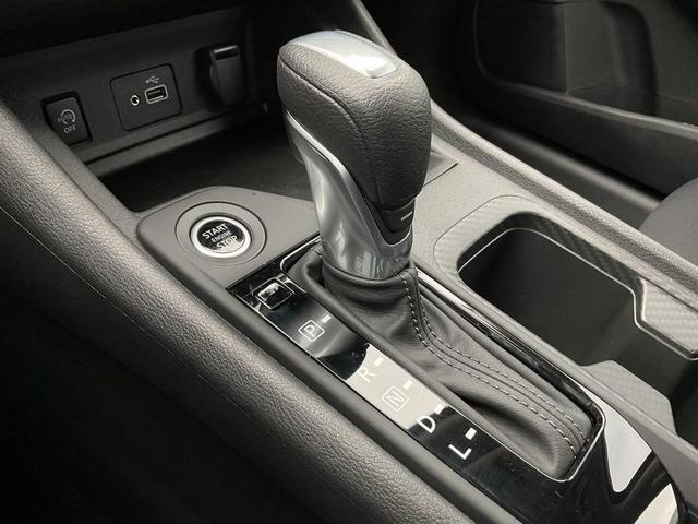 Photo of 2025 KH3 Super Blac Nissan Sentra