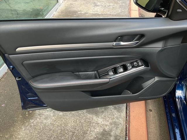 Photo of 2024 Deep Blue Pearl Nissan Altima